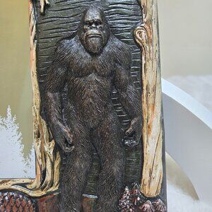 Bigfoot Picture frame.9.5"H x 9.5"W Resin Holds a 4x6 photo with Big Foot
